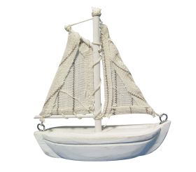 Bâteau à voile en bois