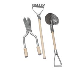 Metallic/wooden garden tools