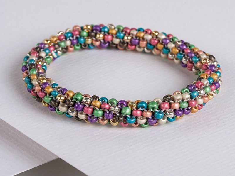 Colourful round bracelet